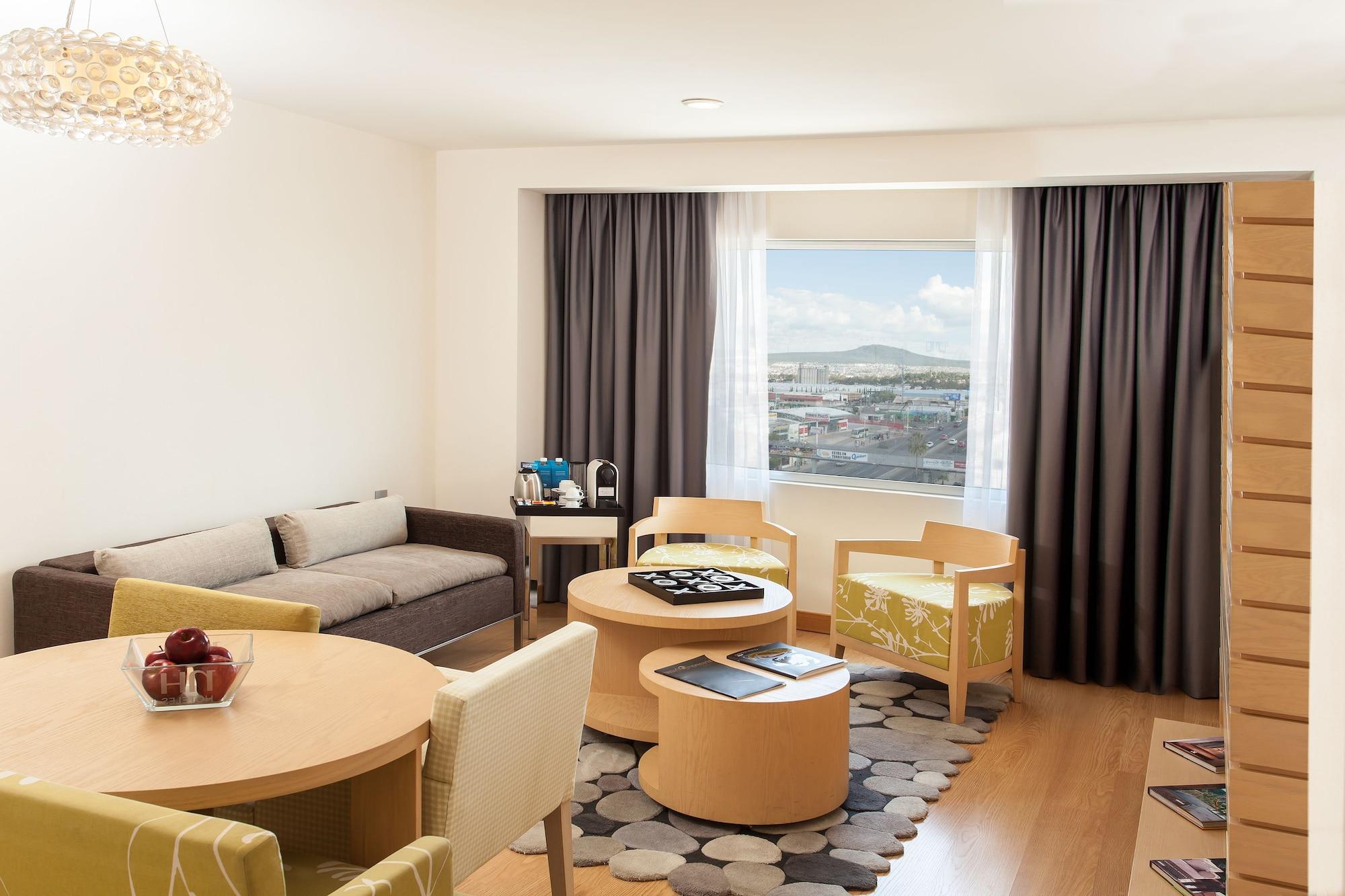 Nh Queretaro Hotell Eksteriør bilde