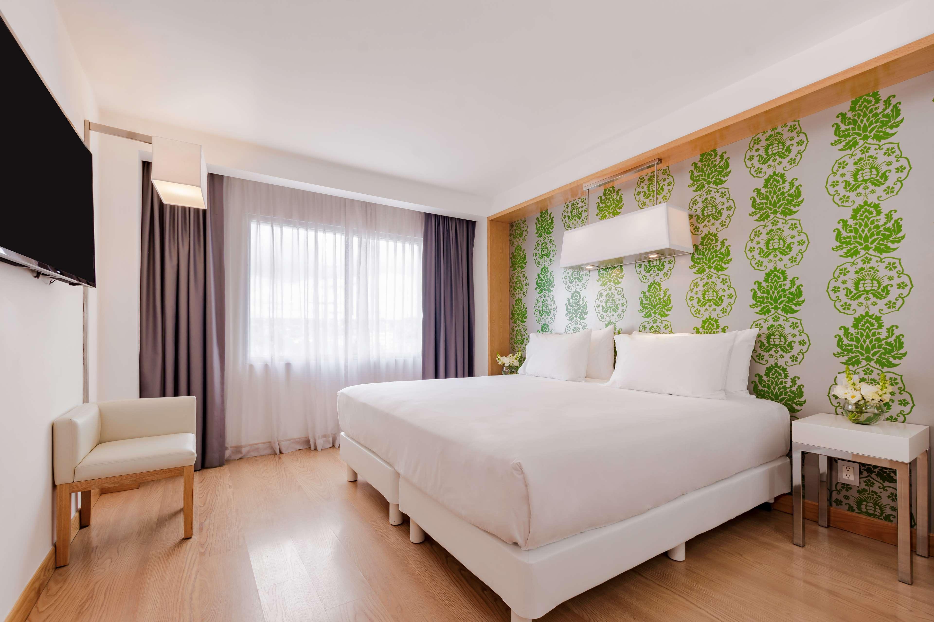 Nh Queretaro Hotell Eksteriør bilde